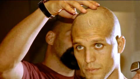 Respect! Πρωταθλητής του UFC δώρισε τα μαλλιά του σε παιδιά με καρκίνο!