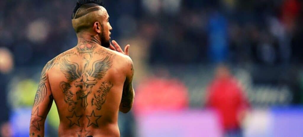 Έχουν ξεσηκώσει τα τατουάζ του Βιδάλ τους οπαδούς της Ίντερ! | sports365.gr