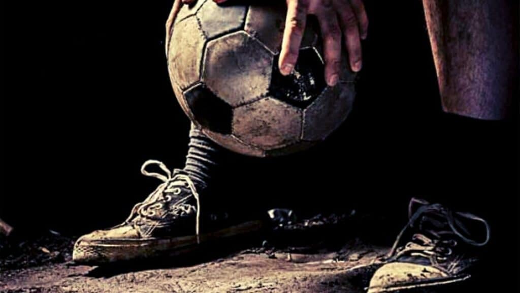 Ποδόσφαιρο αλάνας: Όσοι το πρόλαβαν θυμούνται τους κανόνες του! | sports365.gr