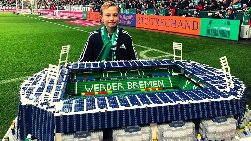 Ταλαντούχος δωδεκάχρονος έχει φτιάξει με Lego όλα τα γήπεδα της Bundesliga! | sports365.gr