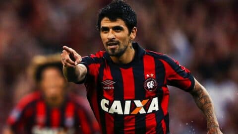 Λέει «αντίο» στα γήπεδα, ως ποδοσφαιριστής ο Λούτσο Γκονσάλες! (vid)