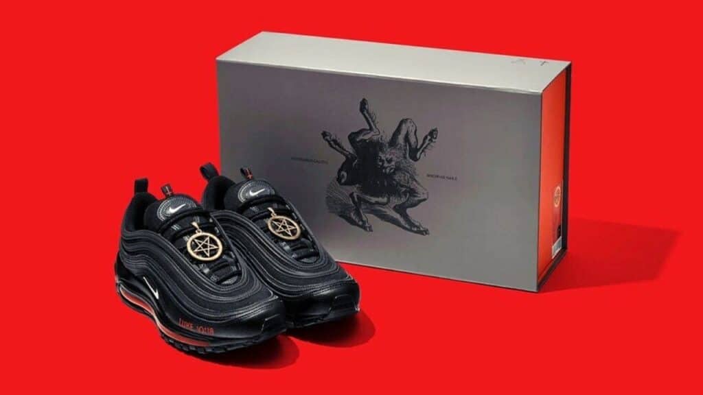 Μήνυση από την ΝΙΚΕ για τα «παπούτσια του Σατανά»! | sports365.gr