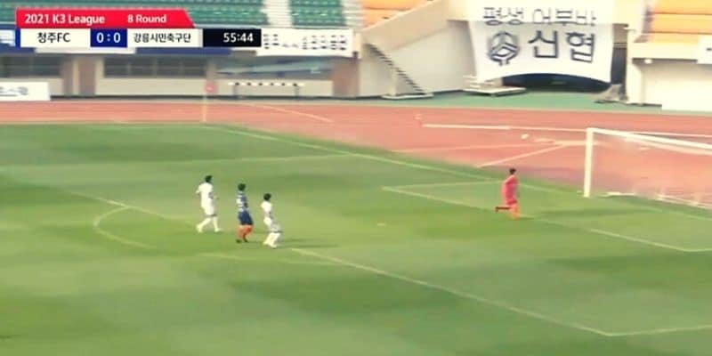 Σε ερασιτεχνικό ποδόσφαιρο κάπου στην Ασία έγινε της Κορέας το κάγκελο! (Vid) | sports365.gr