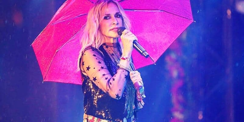 Το βίντεο με την συναυλία της Α. Βίσση με βροχή είναι μοναδικό! (Vid) | sports365.gr