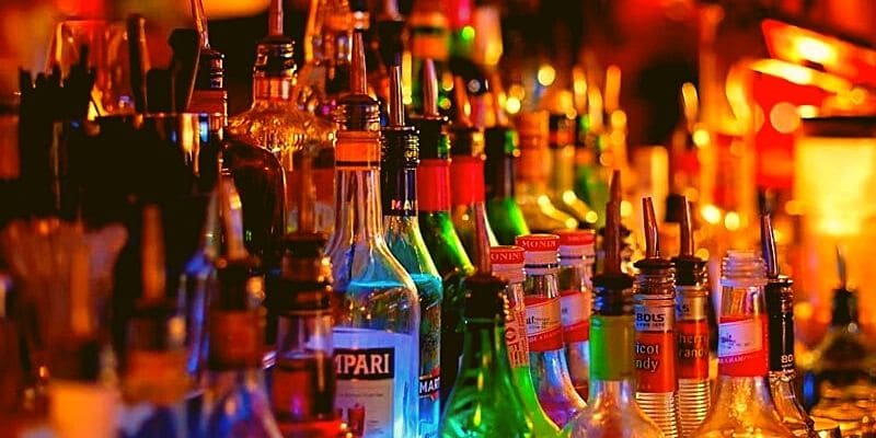 Το καλοκαιράκι σηκώνει ποτό! Τα αγαπημένα μας ποτά και οι θερμίδες που έχουν! | sports365.gr