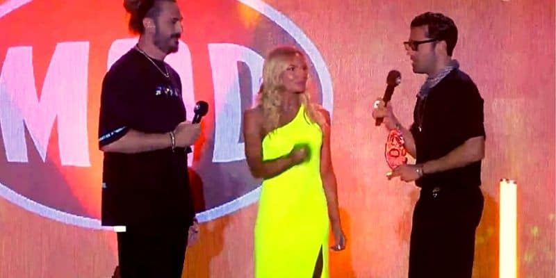 MAD VMA 21: Η Ιωάννα Μαλέσκου και Κωνσταντίνος Αργυρός μαζί στην σκηνή! (Vid) | sports365.gr