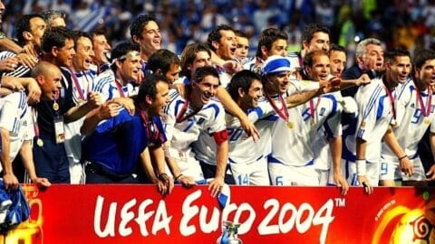 Μια μέρα που δεν θα ξεχάσουμε ποτέ – 17 χρόνια από το έπος του EURO 2004!