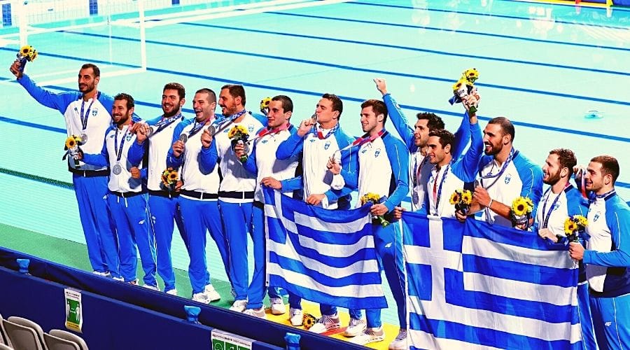 Συγκίνηση στην απονομή του μεταλλίου στην Εθνική πόλο! (vid) | sports365.gr
