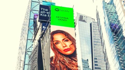 Η Δέσποινα Βανδή μπήκε σε billboard στην Times Square της Νέας Υόρκης