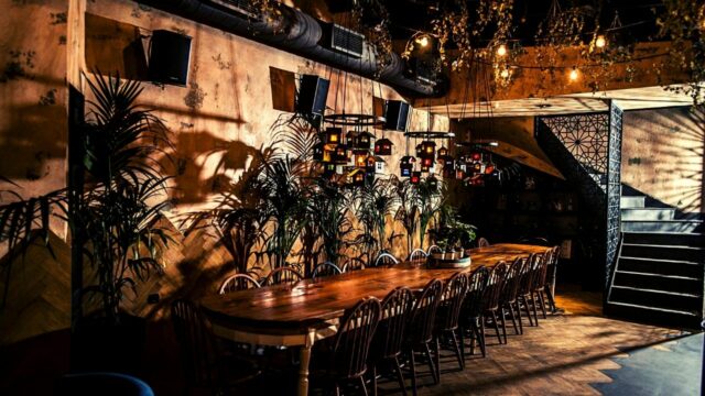 Tα 50 καλύτερα μπαρ του κόσμου για το 2021 έχουν ελληνικό άρωμα!