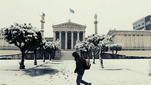 Καιρός – Πρόβλεψη (23/01): ΕΚΤΑΚΤΟ! Πάμε για χιονοπόλεμο μέσα στην Αθήνα – Πότε ξεκινάει;