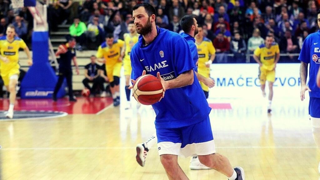 Έλληνας μπασκετμπολίστας σώζει φάλαινες! (pic & vid) | sports365.gr