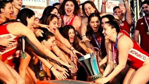 Ολυμπιακός: Απρόοπτο με την κούπα των κοριτσιών στο πόλο! (pic)