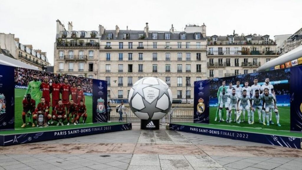 Ο Κριστιάν Καρεμπέ παρουσιάστηκε στο Παρίσι, με την κούπα του Champions League! (Vid) | sports365.gr