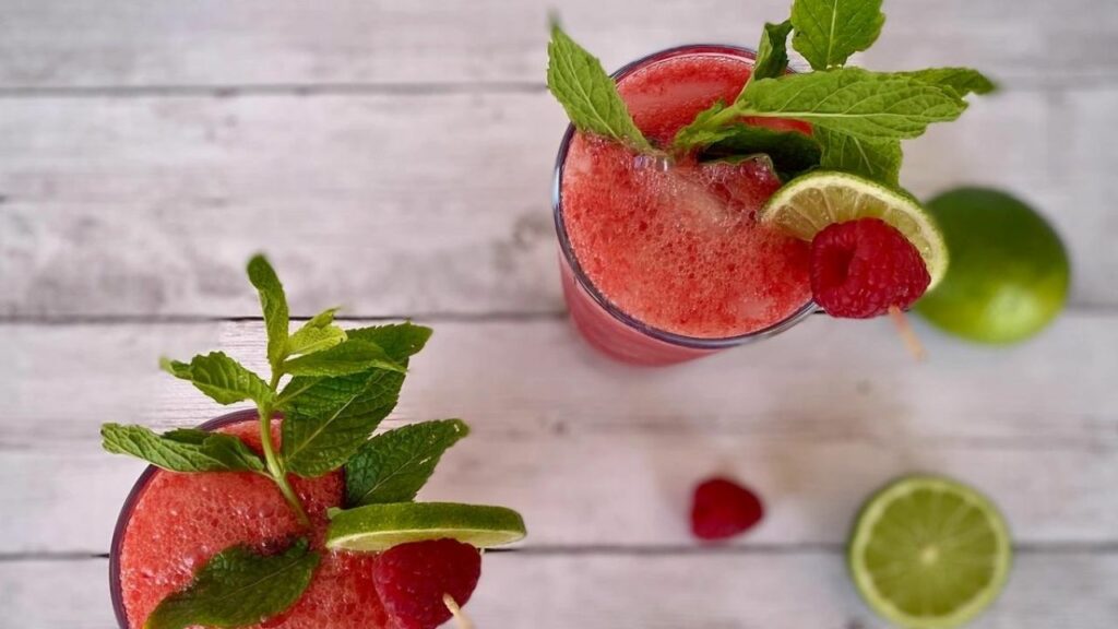 Raspberry Gin Tonic: Ένα δροσερό κοκτέιλ που δεν θα σε αφήσει αδιάφορο! | sports365.gr