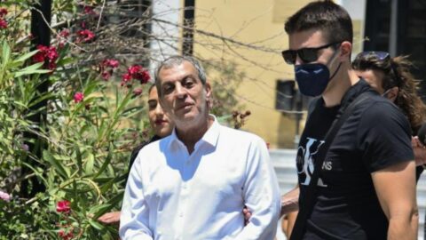 Θέμης Αδαμαντίδης: Έξω με περιοριστικούς όρους, αλλά απαγορεύεται να πλησιάσει τη σύντροφο του!