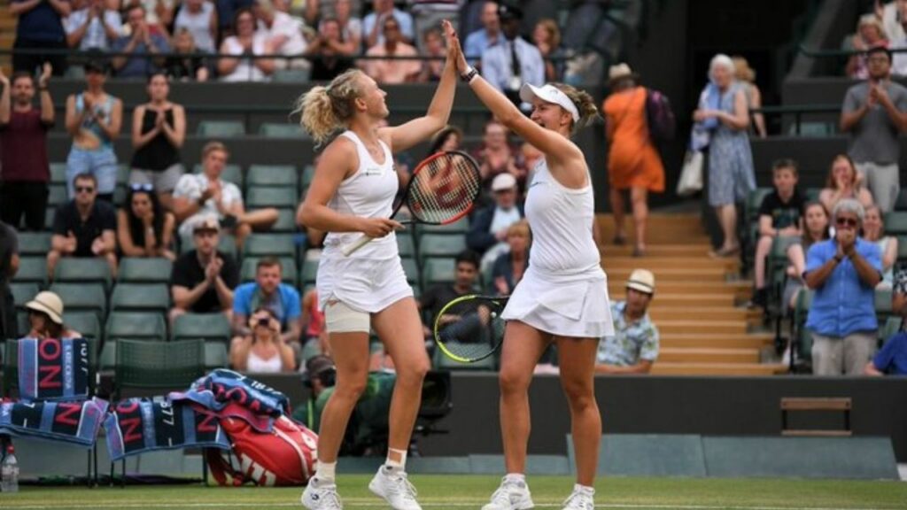 Wimbledon: Κρεϊτσίκοβα και Σινιάκοβα νικήτριες στο διπλό γυναικών – Έφτασαν τα 5 grand slam! | sports365.gr