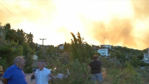 Φωτιά στην Πεντέλη: Ανεξέλεγκτο το μέτωπο, απειλεί τα πρώτα σπίτια!