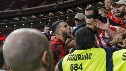 Ατλέτικο Μαδρίτης: Ο Ερμόσο όρμησε σε φιλάθλους στην κερκίδα! (Vid)