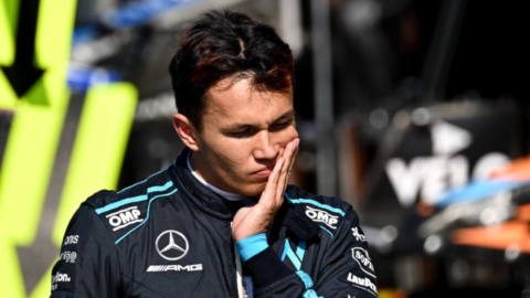 Formula 1: Πήραν τρομάρα με τον Άλμπον – Στην εντατική μετά από επέμβαση ρουτίνας