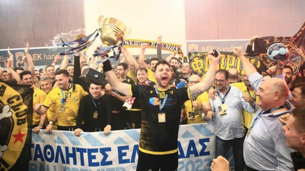 Πρωταθλήτρια Ελλάδας για πέμπτη φορά η ΑΕΚ! (vids) | sports365.gr
